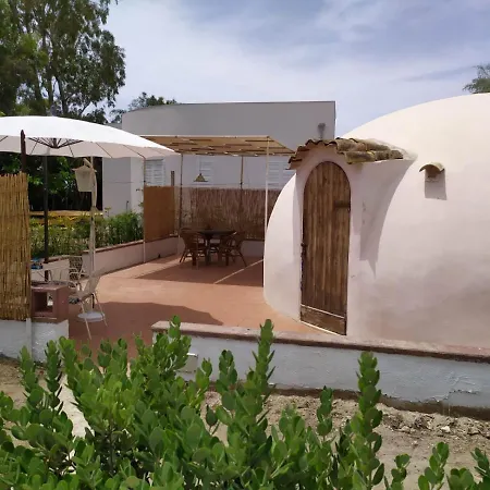 Igloo Sulla Spiaggia Ferienhaus *